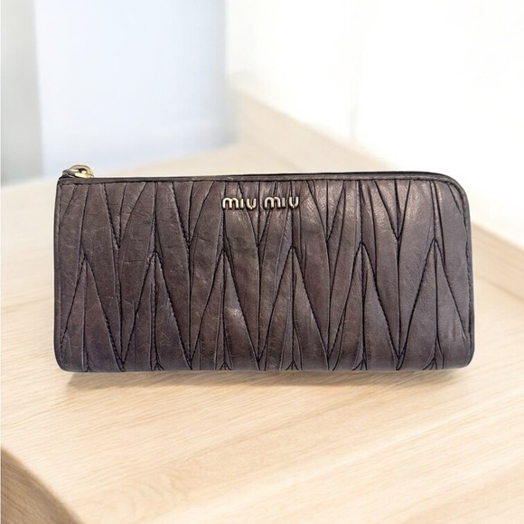 Miu Miu Textured Brown Leather Wallet - Picture 1 of 10